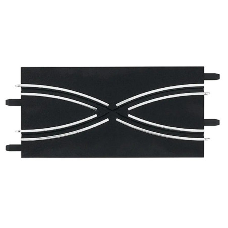 Schwarzes, rechteckiges Slotcar-Bahnstück mit zwei sich kreuzenden, gebogenen Spuren.