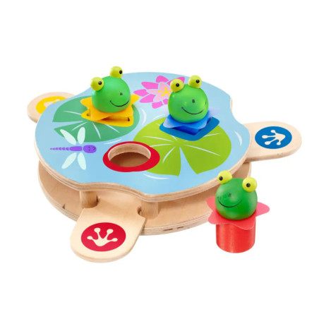 Rundes Holzpuzzle für Kleinkinder mit farbigen Froschteilen und Seerosenblättern im Froschdesign. Rundes Holzpuzzle für Kleinkinder mit farbigen Froschteilen und Seerosenblättern im Froschdesign.