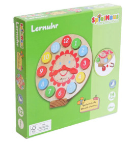 Grüne Verpackung der SpielMaus Lernuhr aus Holz mit bunten Zahlen und Zeigern.