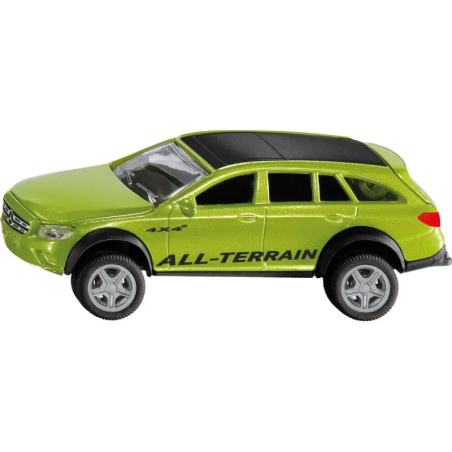 Grünes Spielzeug-SUV mit der Aufschrift ALL-TERRAIN und 4x4 an der Seite, seitlich abgebildet. Grünes Spielzeug-SUV mit der Aufschrift ALL-TERRAIN und 4x4 an der Seite, seitlich abgebildet.