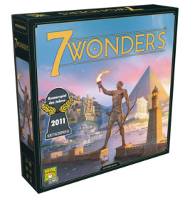 7 Wonders-Spielbox mit antiken Weltwundern, darunter Koloss von Rhodos und die Cheops-Pyramide.