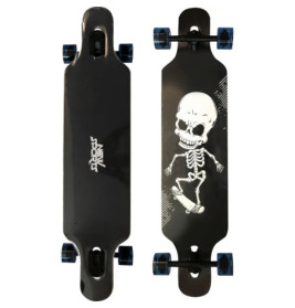 Zwei schwarze Longboards mit blauen Rollen, eines mit weißem Skelettmotiv, von oben und unten gezeigt.