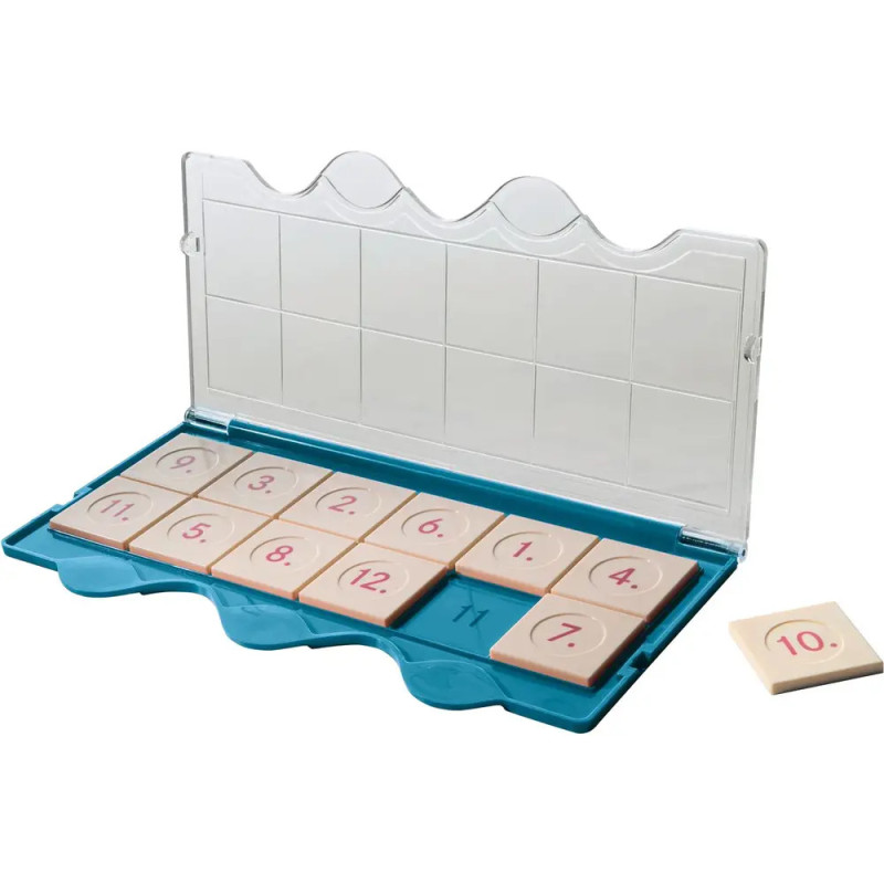 Blauer Halter mit nummerierten Plättchen 1-12 und transparentem Deckel, die 10 liegt separat.