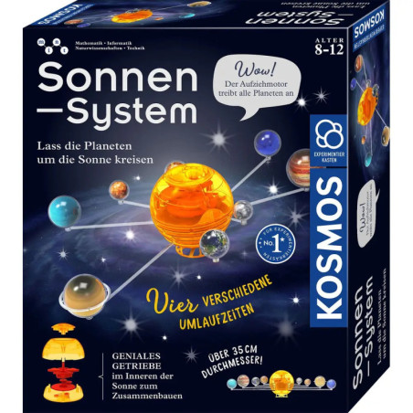 Deutsche Verpackung eines Sonnensystem-Bausatzes für Kinder mit Planeten, die die Sonne umkreisen. Deutsche Verpackung eines Sonnensystem-Bausatzes für Kinder mit Planeten, die die Sonne umkreisen.