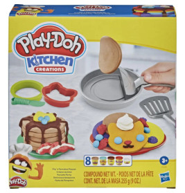 Play-Doh Kitchen Creations Set mit Pfannkuchenformen, Spielzeugspateln und bunten Play-Doh-Pfannkuchen.