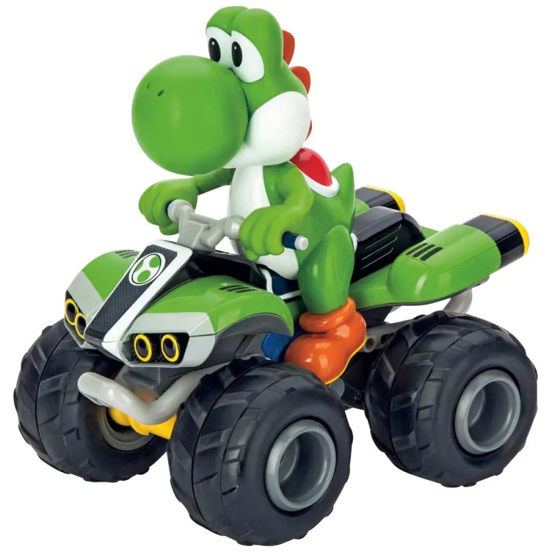 Yoshi, ein grüner Dinosaurier aus Mario, fährt auf einem grün-schwarzen Quad mit großen Reifen.