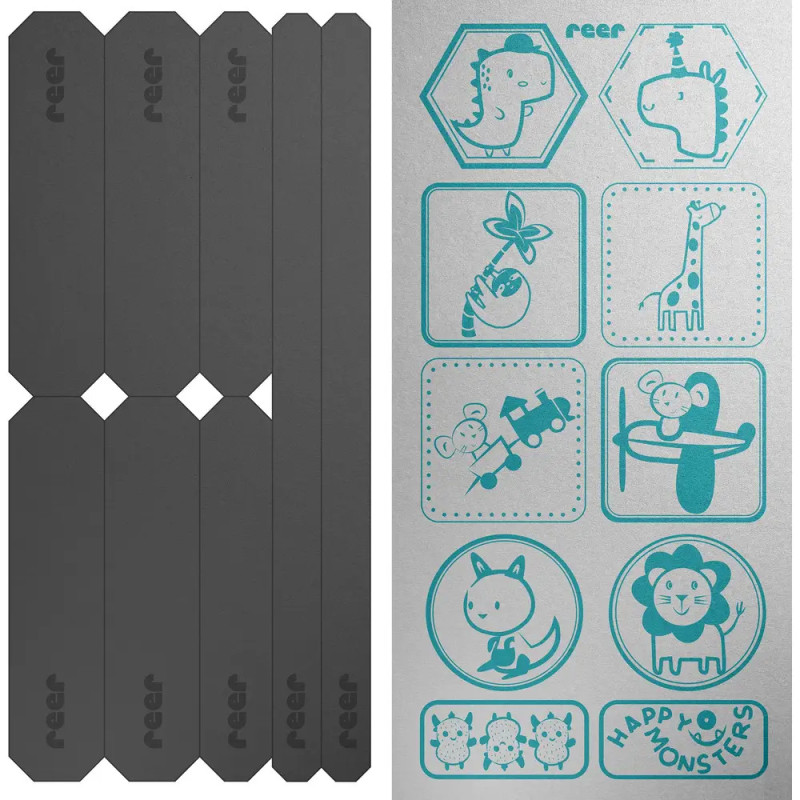 Links: Sechs graue Schaumstoffstreifen. Rechts: Türkise Tier- und Spielzeugmotive wie Löwe, Giraffe, Dino. Links: Sechs graue Schaumstoffstreifen. Rechts: Türkise Tier- und Spielzeugmotive wie Löwe, Giraffe, Dino.