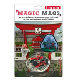 Schritt für Schritt Magic Mags Set: Ninja, Schwert-Anhänger, blauer Patch auf thematischer Verpackung.
