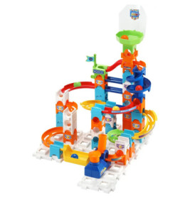 Buntes Murmelbahn-Set aus Kunststoff mit Bahnen, Rutschen und Murmeln auf weißer Basis.