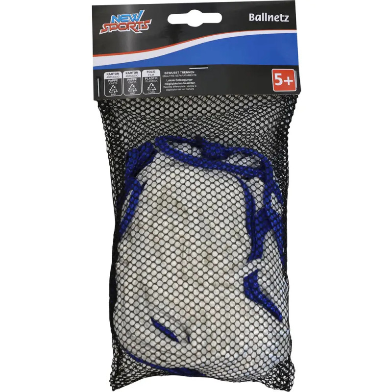 Weiß-blauer Fußball im schwarzen Netzbeutel, geeignet für Kinder ab 5 Jahren.