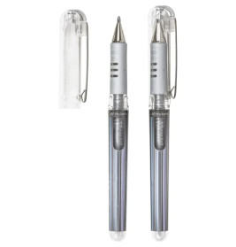 Zwei schwarze Gelstifte mit klaren Kappen, eine Kappe abgenommen, beide Stifte stehen aufrecht.