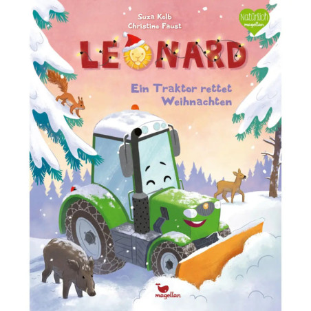 Ein grüner Traktor mit Schneepflug räumt Schnee im verschneiten Wald bei Tieren, darüber leuchten Weihnachtslichter.