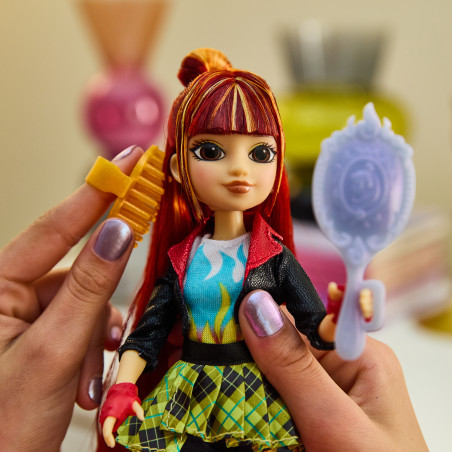 UCA Fashion Doll - Valentina Refresh