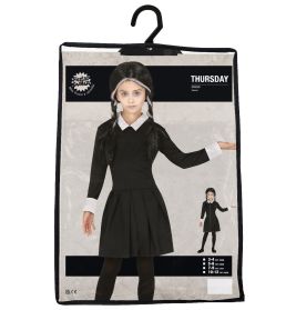 Schwarzes Kinderkostüm mit weißem Kragen und Manschetten, verpackt als Thursday, daneben Foto eines Mädchens.