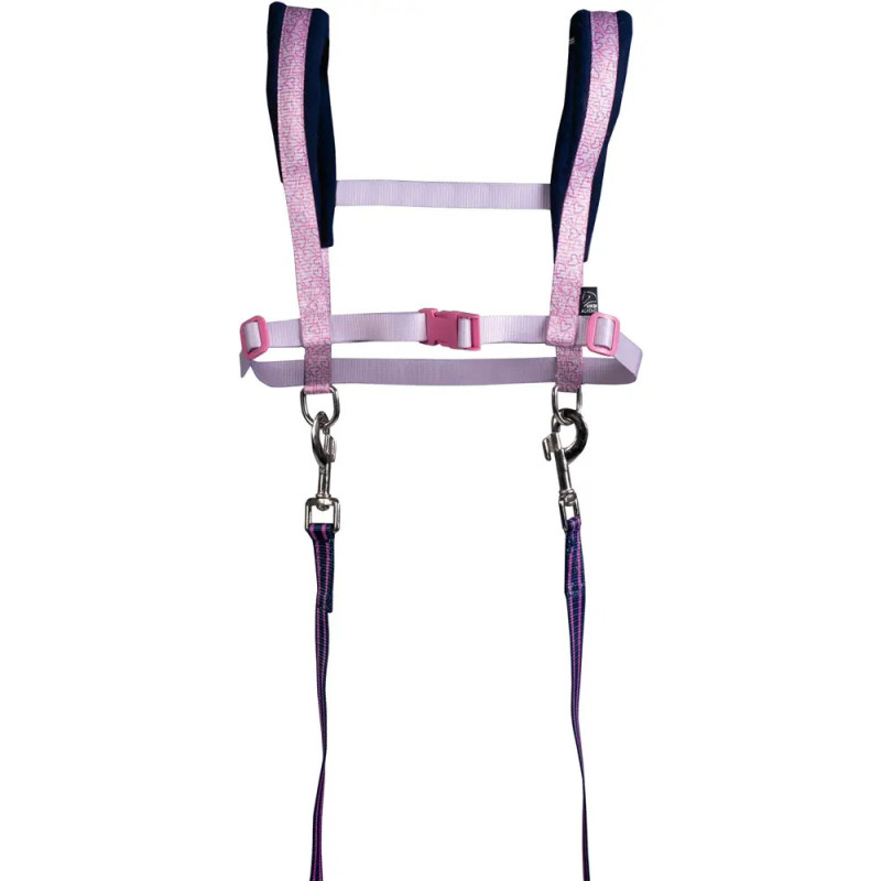 Lila-rosa Reithalfter mit verstellbaren Riemen und Metallclips, speziell für den Pferdesport entwickelt. Lila-rosa Reithalfter mit verstellbaren Riemen und Metallclips, speziell für den Pferdesport entwickelt.