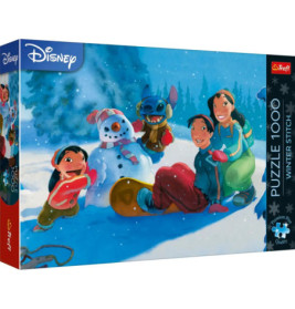 Lilo, Stitch und Freunde stehen mit einem Schneemann in winterlicher Szenerie auf einer Disney Puzzlebox.