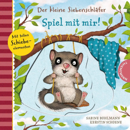 Illustration: Eine lächelnde Schlafmaus schaukelt, dazu deutscher Text und bunte Baumäste im Hintergrund.