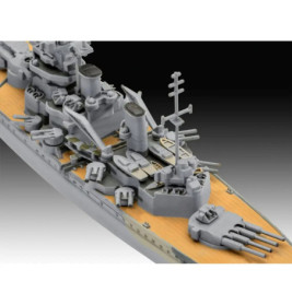 First Diorama Set - Bismarck Battle, Revell Modellbausatz mit Basiszubehör