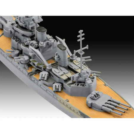First Diorama Set - Bismarck Battle, Revell Modellbausatz mit Basiszubehör