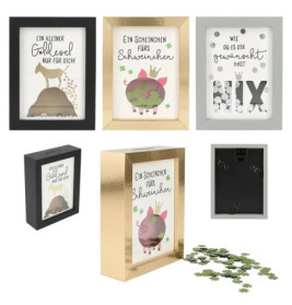 Dekorative deutsche Spardosen mit verspielten Tiermotiven und Inschriften aus verschiedenen Blickwinkeln.