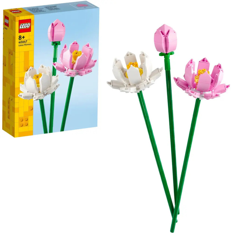 LEGO Lotusblumen Set mit drei rosa-weißen Blumen aus Steinen, dazu die Verpackung im Hintergrund.