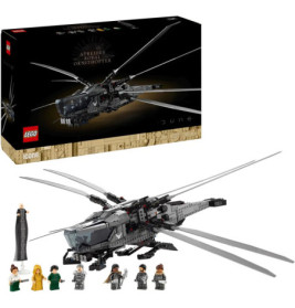LEGO Dune Ornithopter Set mit Helikoptermodell, Verpackung und sieben Minifiguren vorne ausgestellt.