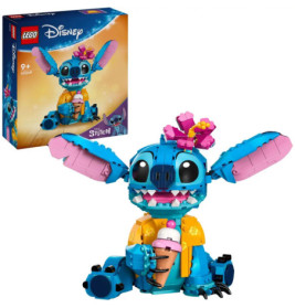 LEGO Disney Stitch Figur mit Eis in der Hand, im Hintergrund die LEGO-Box mit Stitch-Abbildung.