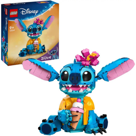 LEGO Disney Stitch Figur mit Eis in der Hand, im Hintergrund die LEGO-Box mit Stitch-Abbildung.
