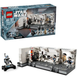 LEGO Star Wars Set mit Minifiguren, Todesstern-Korridorszene und Verpackung.