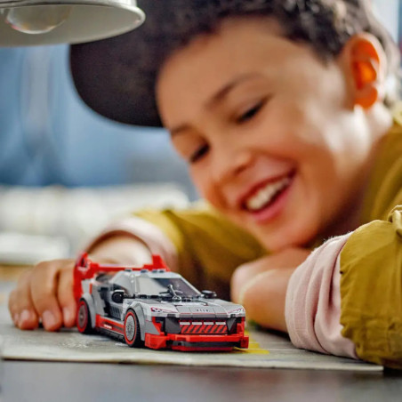 76921 Audi S1 e-tron quattro Rennwagen