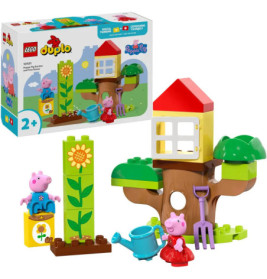 LEGO Duplo Peppa Pig Set mit Peppa-Figuren, Baumhaus, Blumen, Gartenwerkzeug und Verpackung im Hintergrund.