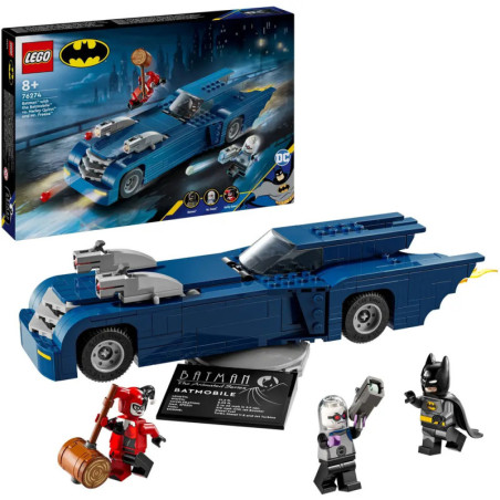 LEGO Batmobile mit Minifiguren von Batman, dem Pinguin und Harley Quinn sowie der Box im Hintergrund.