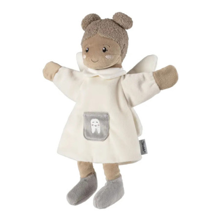 Plüsch-Zahnfee-Puppe mit braunen Haaren, weißem Kleid, grauen Schuhen und Zahn in der Tasche, lächelnd.