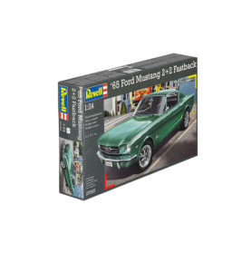 Revell-Bausatz eines grünen Ford Mustang 2+2 Fastback von 1965 im Maßstab 1:24.