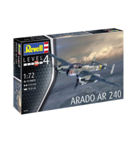 Revell Level 4 Modellbausatz Arado AR 240 mit Abbildung des Flugzeugs im Flug auf dem Karton.
