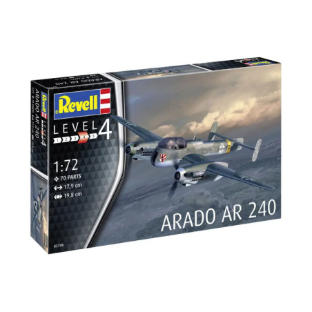 Revell Level 4 Modellbausatz Arado AR 240 mit Abbildung des Flugzeugs im Flug auf dem Karton.