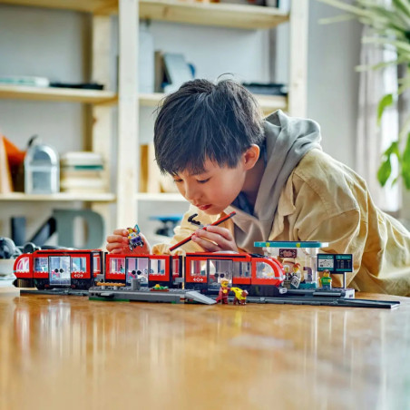 60423 Straßenbahn mit Haltestelle