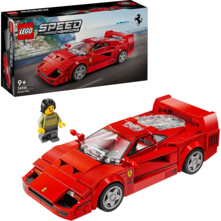 LEGO Speed Champions Ferrari F40 Set mit rotem Auto, Minifigur und Box im Hintergrund.