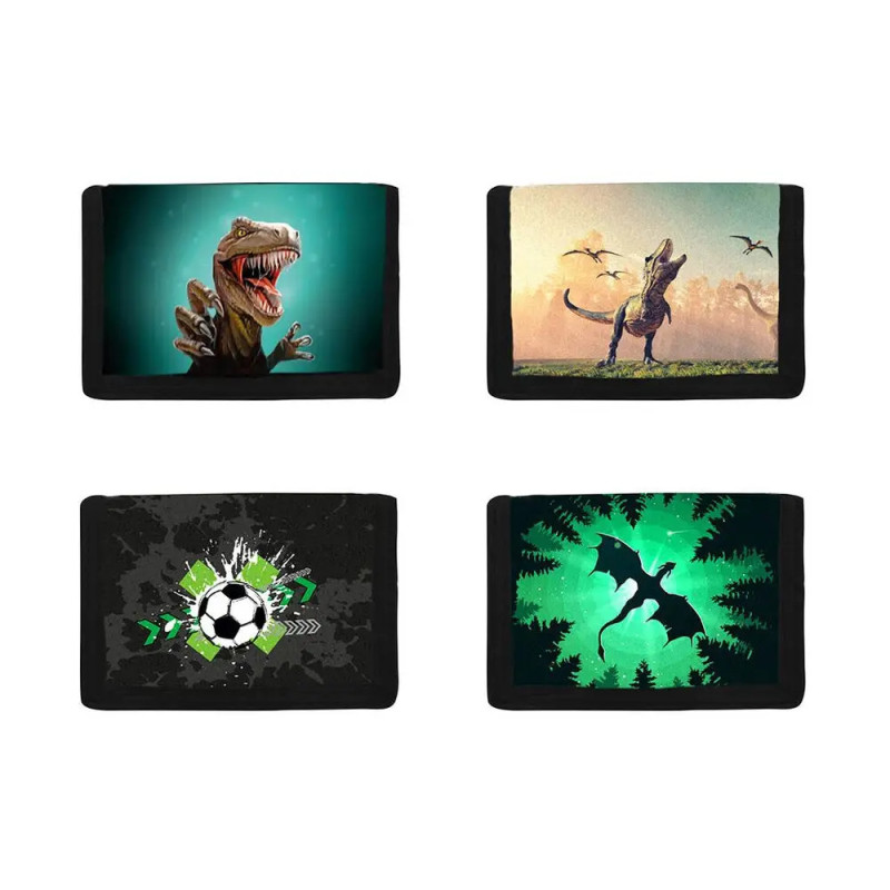 Vier rechteckige Täschchen mit Motiven: zwei Dinosaurier, ein Fußball und einer mit zwei fliegenden Drachen.