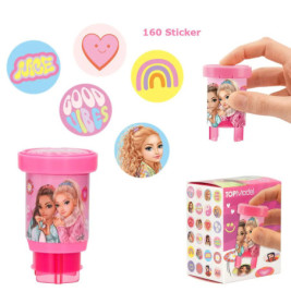 Rosa Stickerstempel mit illustriertem Mädchen, Hand beim Stempeln, Sticker und bunte Produktverpackung abgebildet.