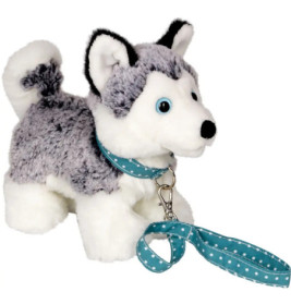 Plüsch-Husky mit blauem Punkt-Halsband und Leine steht auf allen vieren.