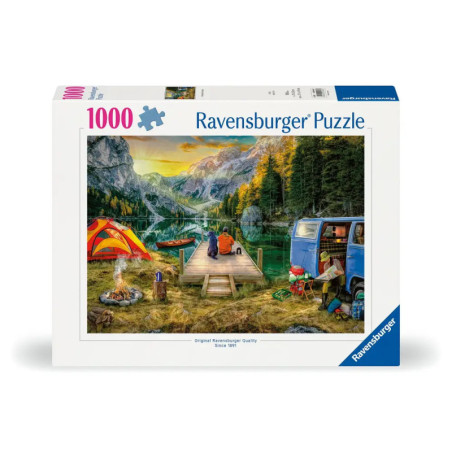 Schachtel eines 1000-teiligen Ravensburger Puzzles mit Seeufer-Campingplatz, Bergen, Zelten und blauem Van.