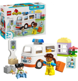 LEGO DUPLO Krankenwagen-Set mit zwei Figuren, Zubehör und Gebäude, geeignet für Kinder ab 2 Jahren.
