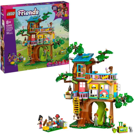 LEGO Friends Baumhaus-Set mit buntem Baumhaus, Figuren und Verpackung im Hintergrund.