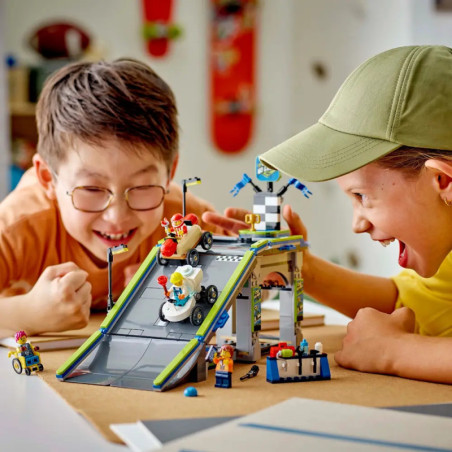 LEGO City 60460 Keine Limits: Seifenkistenrennen mit Rampe LEGO City 60460 Keine Limits: Seifenkistenrennen mit Rampe