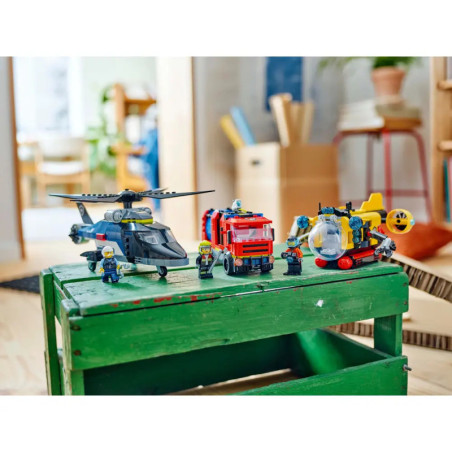 LEGO City 60462 Kombinationsset mit Hubschrauber, Löschauto und U-Boot