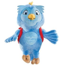 Blaue Plüsch-Eule mit gelbem Schnabel, rotem Rucksack und ausgebreiteten Flügeln, lächelnd.