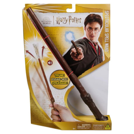 Harry Potter Zauberstab-Spielzeug in Verpackung mit Bild von Harry Potter beim Zaubern. Harry Potter Zauberstab-Spielzeug in Verpackung mit Bild von Harry Potter beim Zaubern.
