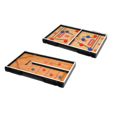 Zwei Holztischspiele mit Pucks: ein Fast Sling Puck und ein Shuffleboard.