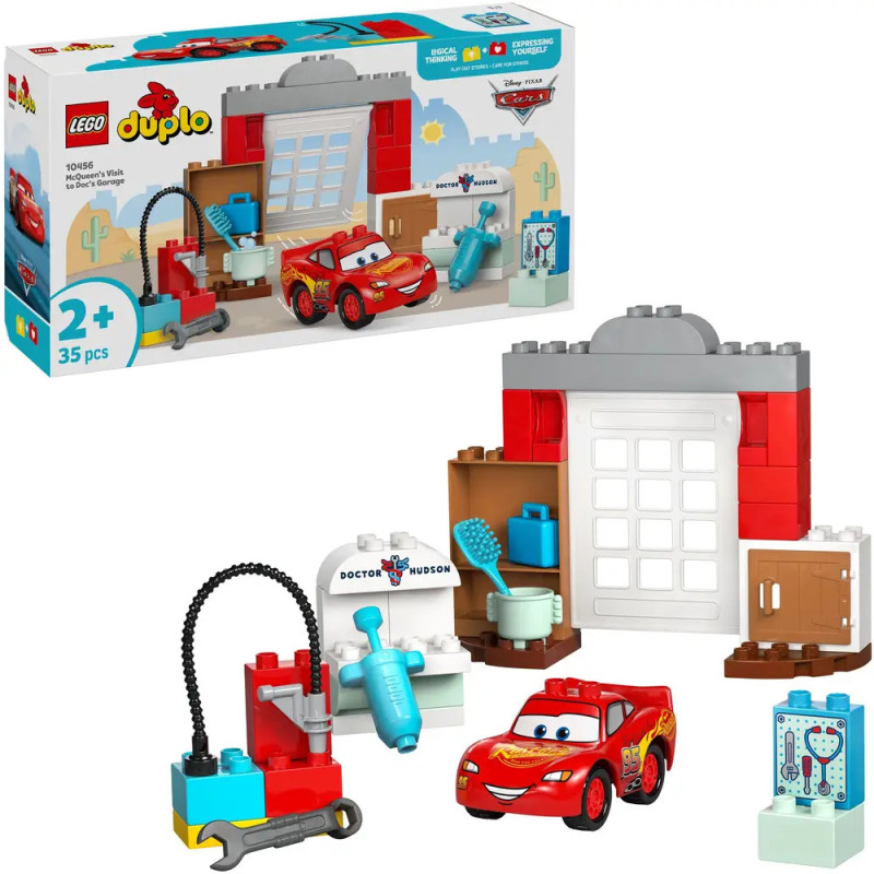 LEGO Duplo Cars Set mit Lightning McQueen, Autozubehör, Waschanlage sowie Verpackung und aufgebauten Teilen abgebildet.